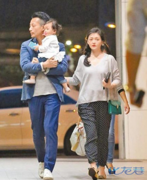 大s宣布怀男胎晒5个月巨肚,除夕夜,她许下新年愿望希望顺利生下健康的