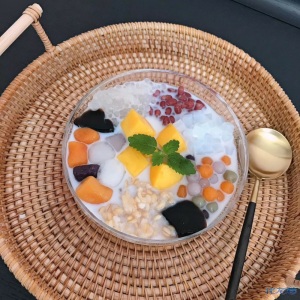 夏天来一杯冰冰凉的水果椰奶芋圆烧仙草吧