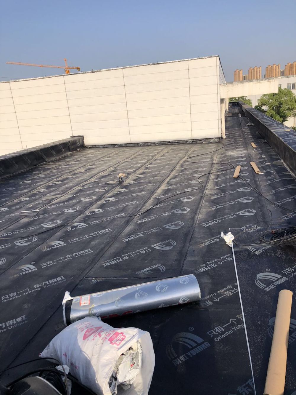 常州市清潭老房子屋顶漏水维修,楼顶做隔热板屋面防水补漏,本地正规