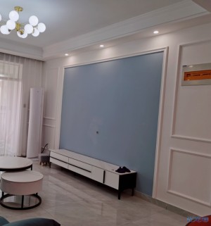 石膏线8cm下吊高度20cm,双眼皮高度3cm,总计23cm;客厅吊顶尺寸我家