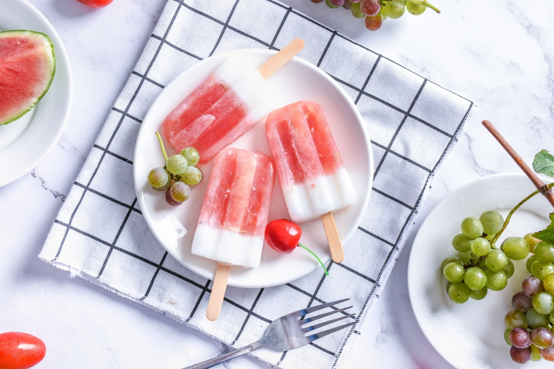 同学们你最爱吃的小卖部零食真的安全吗你投我检