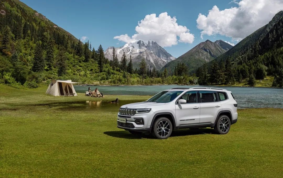 jeep新大指挥官精致感提升广汽菲克三排座suv2398万元起步