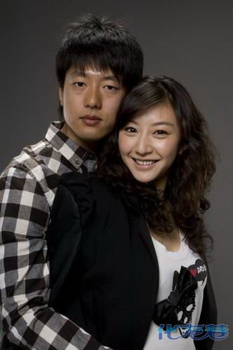 凌潇肃发微博承认:唐一菲的确是我的女人