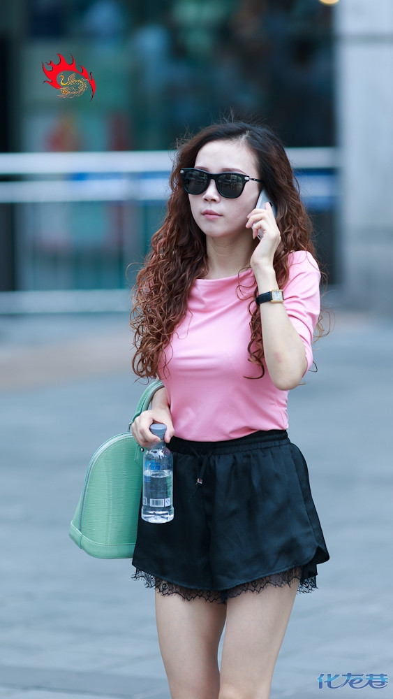 重庆美女身材惹火,看着好养眼,常州要是有这么多美女就好了