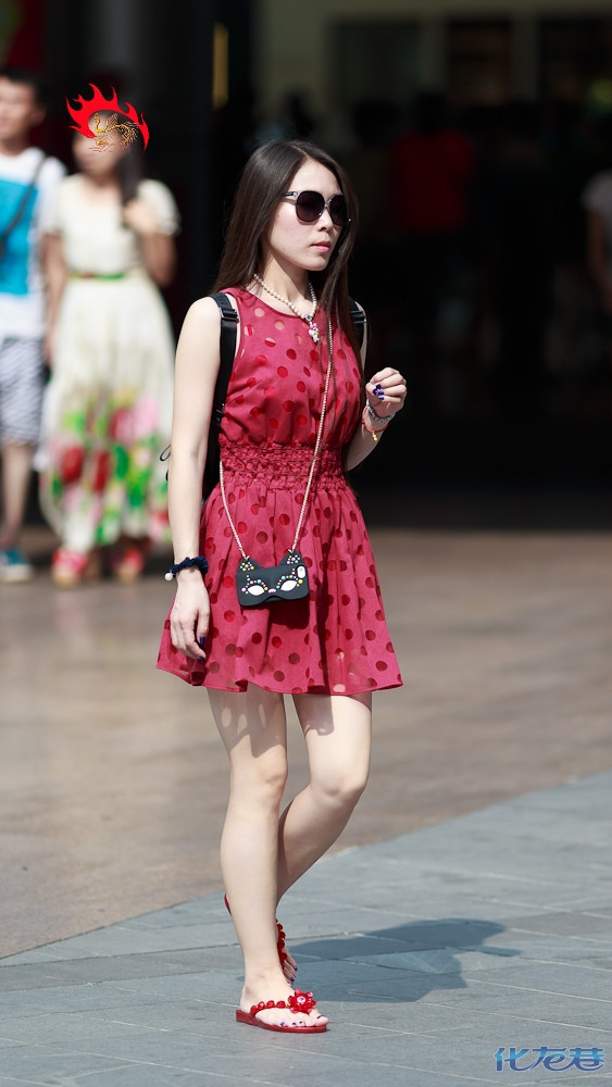 重庆美女身材惹火,看着好养眼,常州要是有这么多美女就好了