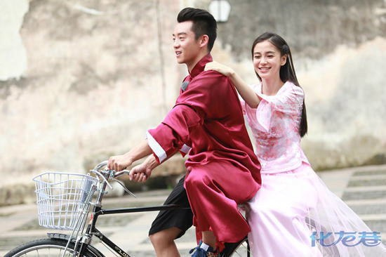 《奔跑吧兄弟》乌镇玩变装情侣,王祖蓝扮白娘子,周五你会锁定吗?