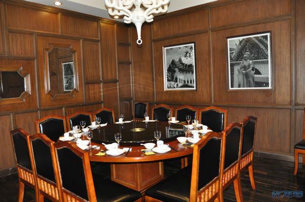 我跟【秀江南创意时尚餐厅】有个合影