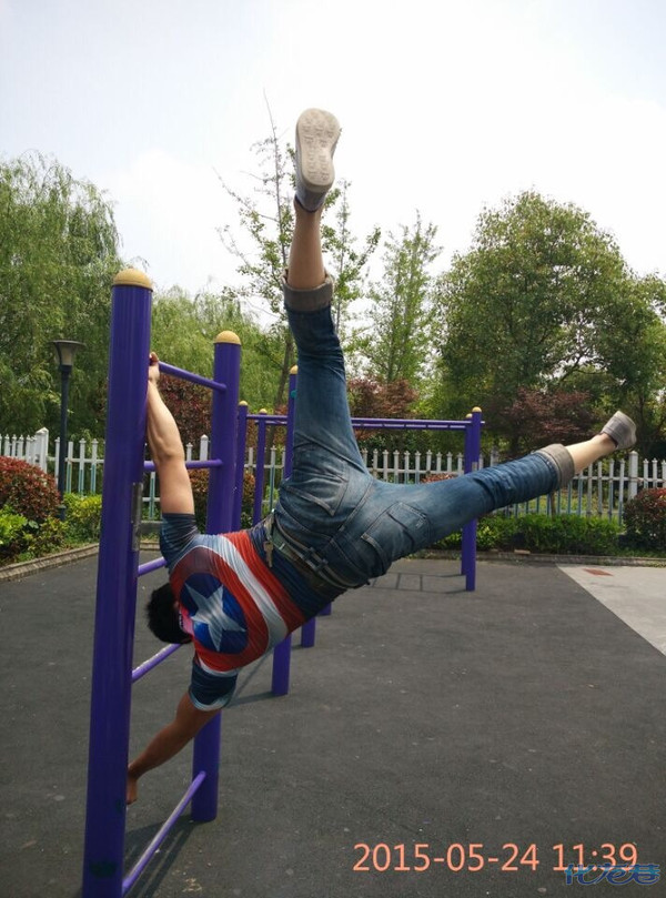 今天初尝试顺风旗!看来腰部力量还不够!还得继续练!为了更好的身材!