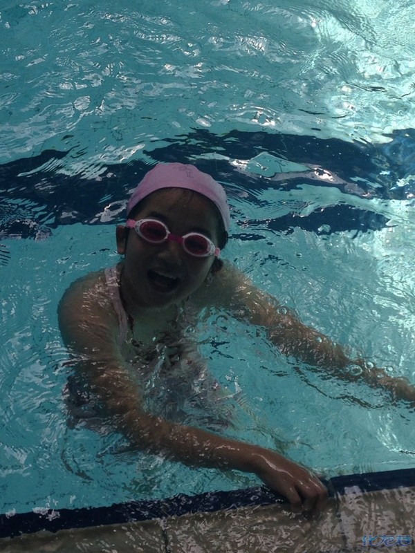 游泳减肥有妹子一起的么?一个人游泳太无聊,找个妹子一起,有吗?