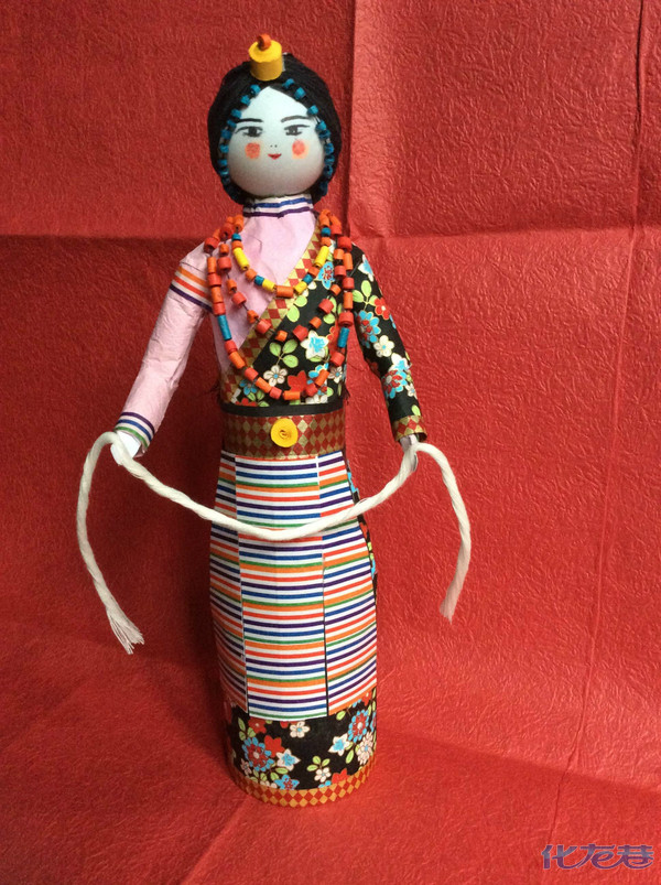 新学期开始了,晒晒幼儿园家庭作业~diy瓶子民族娃娃,藏族