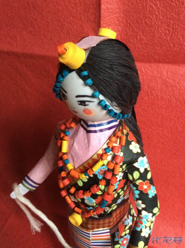 新学期开始了,晒晒幼儿园家庭作业~diy瓶子民族娃娃,藏族