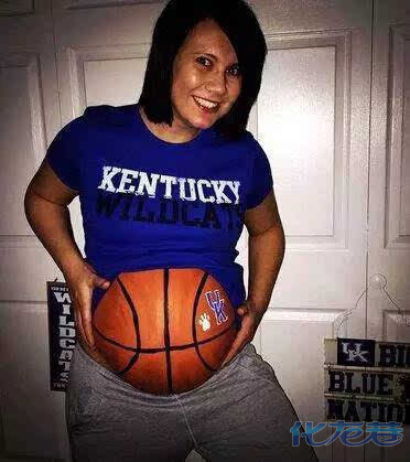 风靡全场的搞怪孕妇,最后一个已把老公吓到口吐白沫了!哇哈哈哈!