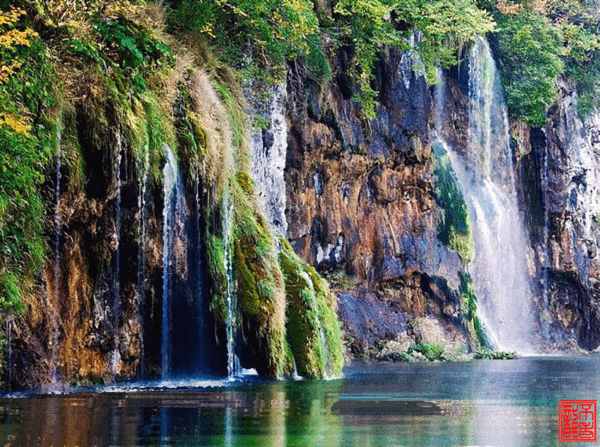 让图像动起来,你们觉得好看吗?觉得好看的请点个赞好吗?