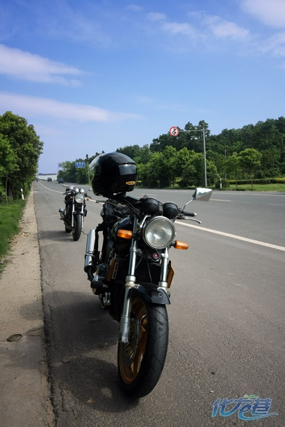 常州出售铃木盗匪400cc带vc摩托一辆带真牌照